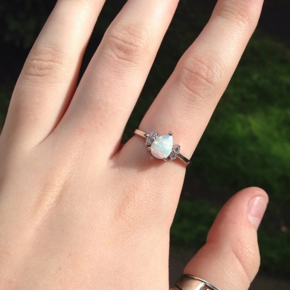 Sterling Silver Opal Ring - Picture 5 of 6